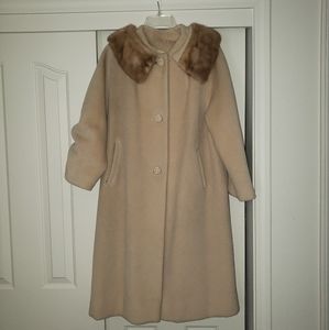 1960s Vintage Coat w/ fur trim collar